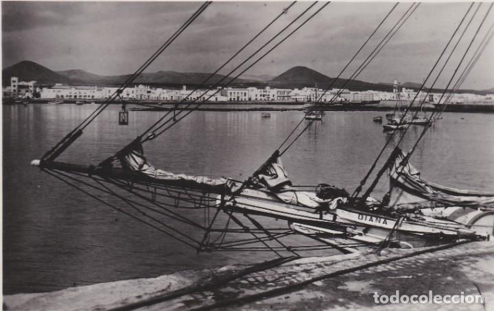 Postcards: POSTAL DE ARRECIFE, LANZAROTE - VISTA GENERAL