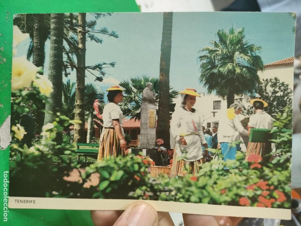 Postcards: Postal PUERTO DE LA CRUZ Vendedores de Flores del Puerto de la Cruz C61 Photo PRECISION manchada po