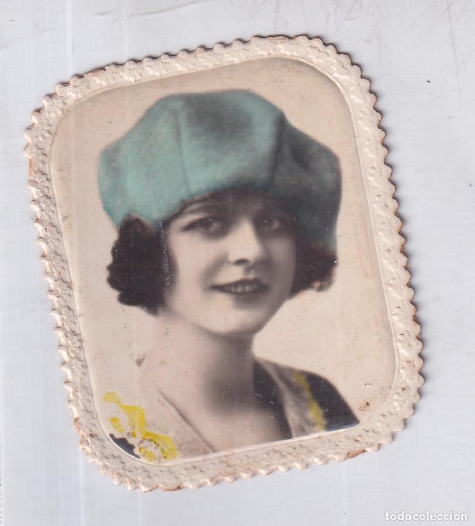 Postales: Croo mujer con publicidad Cigarrillos XX Luis Benitez San Cruz de Tenerife. 7 x 6 cm