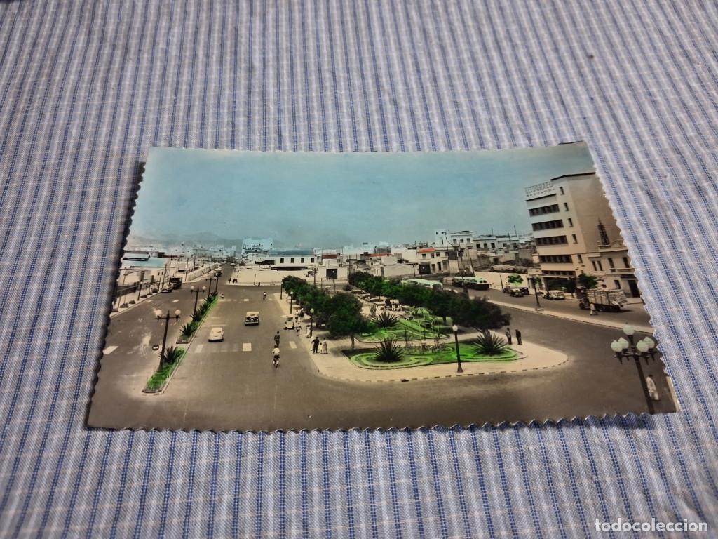 Postales: Postal antigua Canarias. Las Palmas. Puerto de la Luz. Paseo y Calle Juan Rej&oacute;n. Circulada