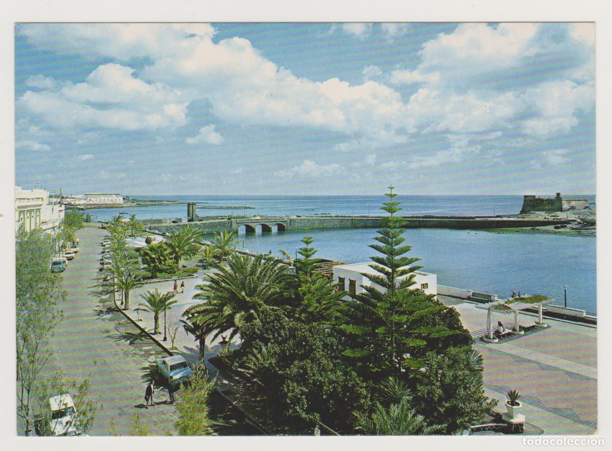 Postales: TARJETA POSTAL - LANZAROTE - ARRECIFE - AVENIDA DEL GENERALISIMO Y CASTILLO DE SAN GABRIEL - MARTIN