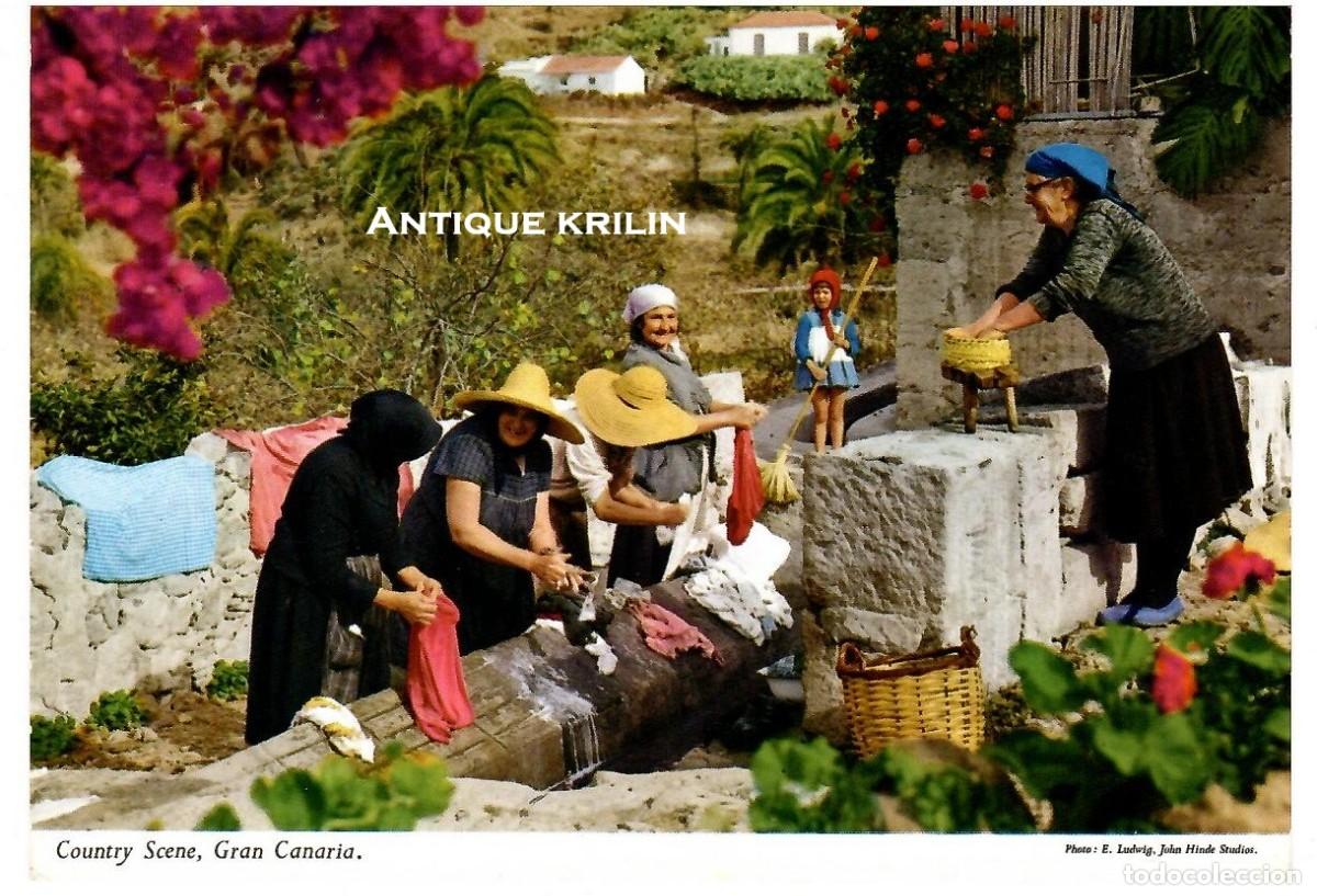 Postales: GRAN CANARIA / CAMPESINAS LAVANDO Y HACIENDO QUESO / JOHN HINDE N&ordm; 2 CT 72 / SIN FRANQUEAR