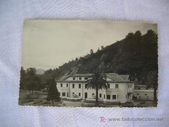 Cartes Postales: postal de caldas de besaya.-  santander.- casino y parque
