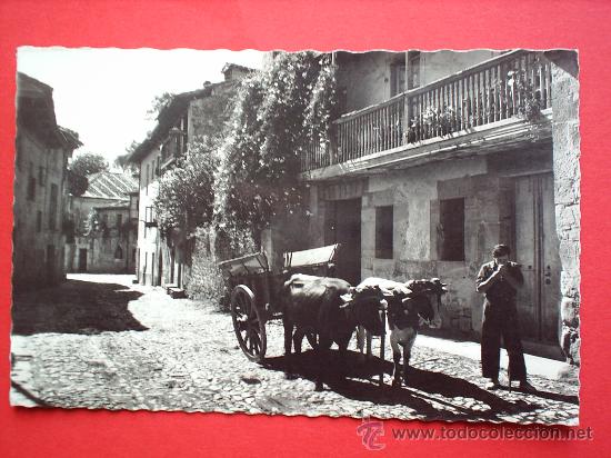 Postcards: SANTILLANA--N.16-SANTANDER-CALLE DE LA CARRETERA-SIN CIRCULAR