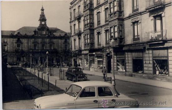 Postales: TORRELAVEGA(CANTABRIA).- CALLEL BAR&Oacute;N PERAMOLA - Foto 1