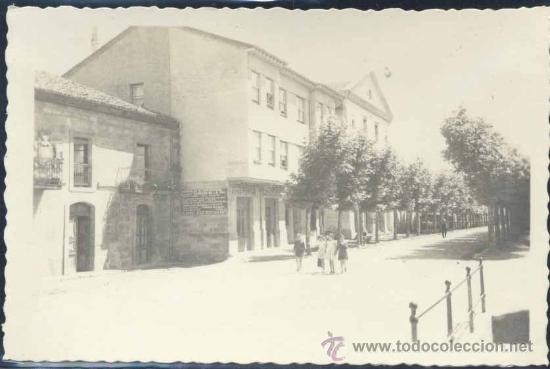 Postales: CABEZON DE LA SAL (CANTABRIA).- AVENIDA - Foto 1