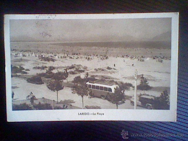 Cartoline: playa Laredo muy animada circulada coche autobus epoca foto AUFER  *B35