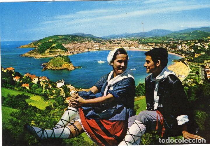 Postcards: SAN SEBASTIAN VISTA GENERAL PAREJA TRAJE TIPICO