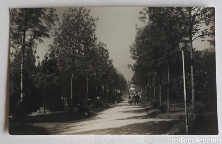 Postales: TORRELAVEGA. Un rinc&oacute;n del Parque. Ediciones ALARDE - Foto 1
