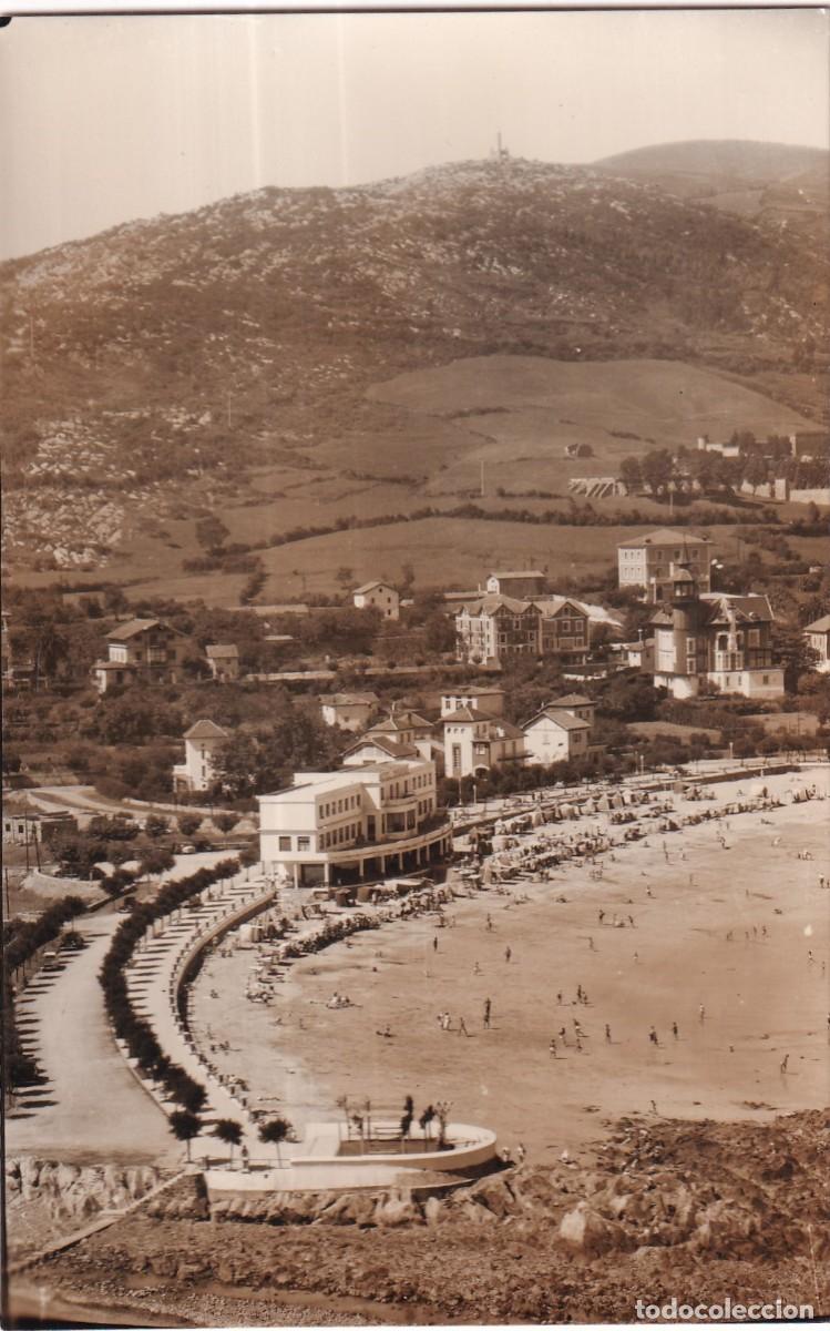 Postales: Castro Urdiales 2 Playa y Hotel Miramar. Edicones Arribas.