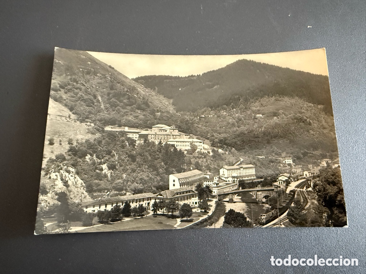 Postales: Postal. 8- LAS CALDAS DE BESAYA ( Santander). Vista General