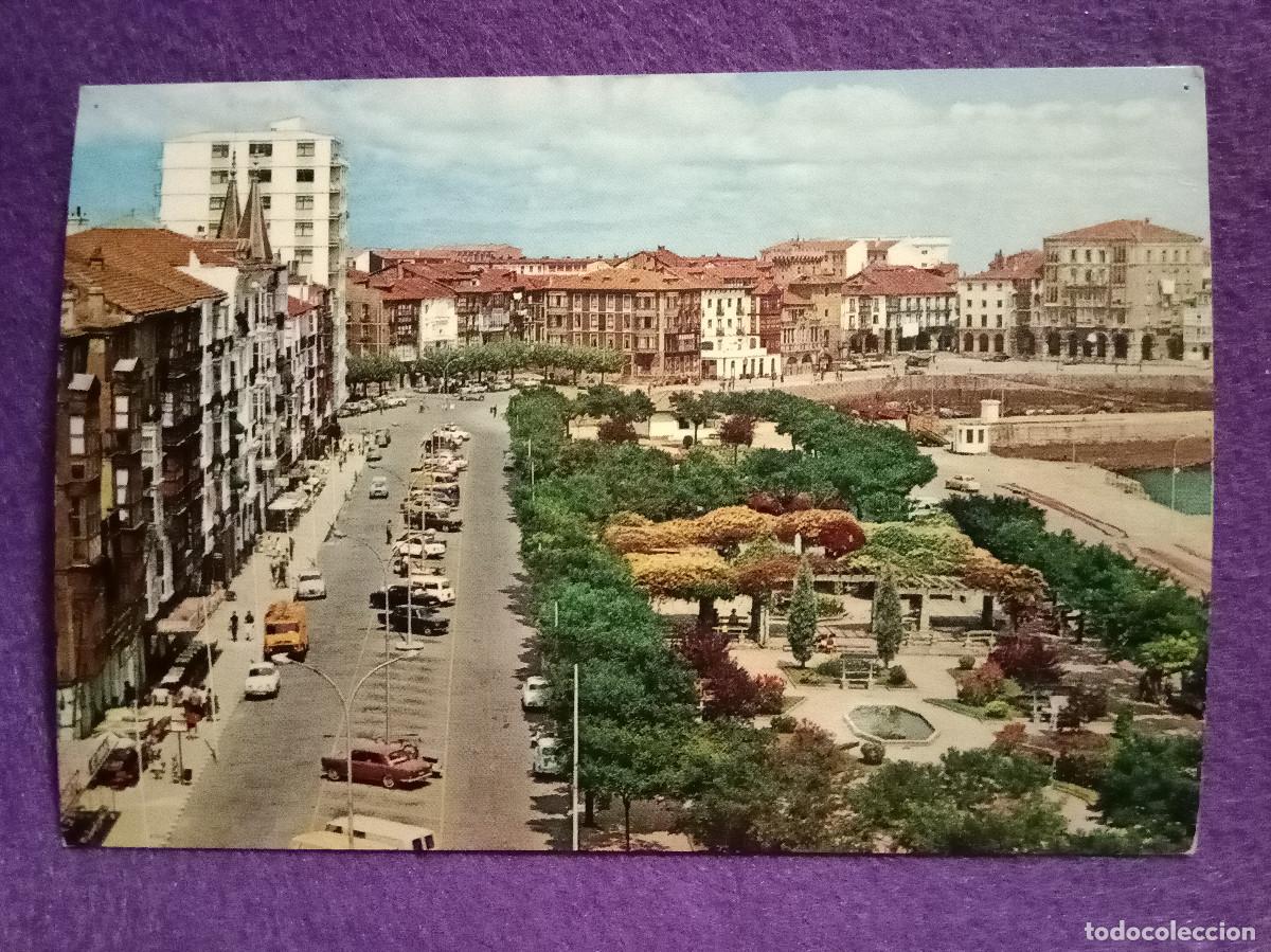 Postales: Postal - Castro Urdiales - Avda. Del General&iacute;simo Franco y Plaza de Amestoy