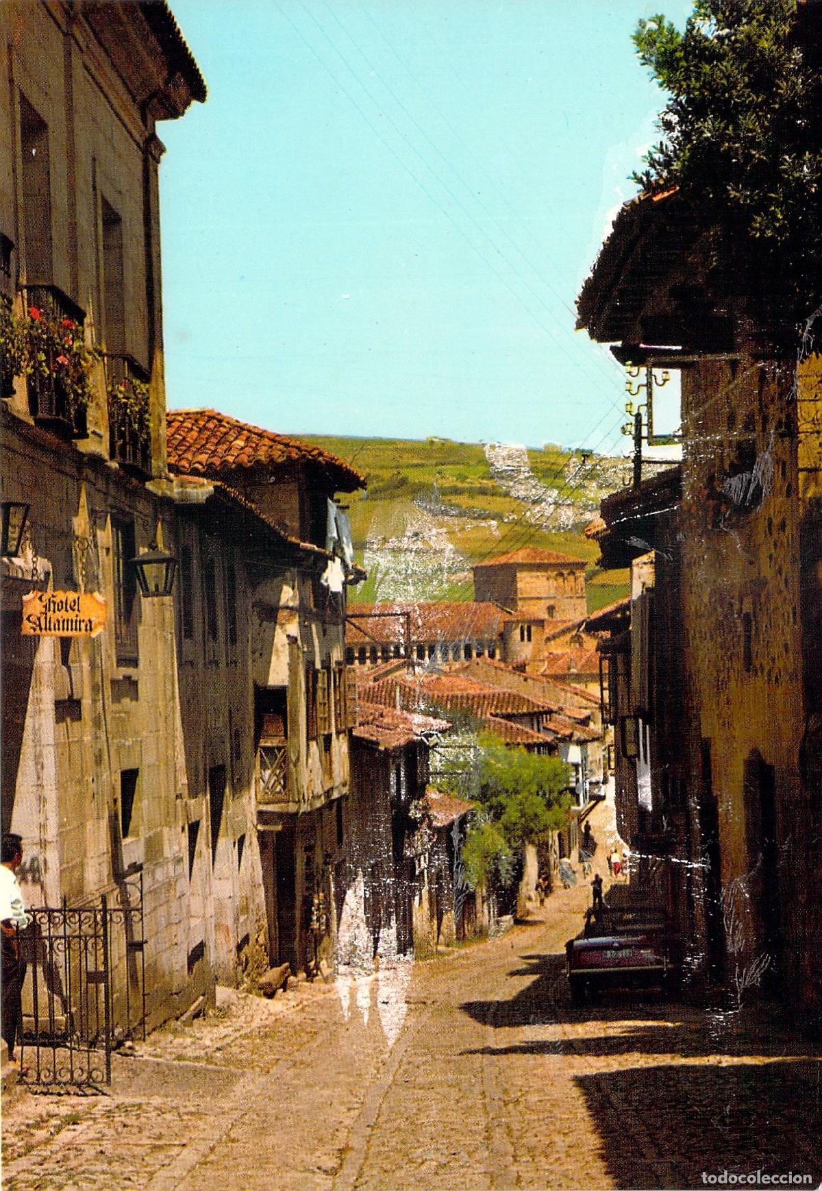 Postales: Postal de Santillana del Mar, Calle del Cant&oacute;n con Hotel Altamira