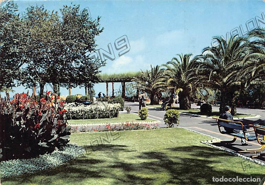 Postales: Jardines de Piqu&iacute;o (Santander) - Circulada con sellos - 1965