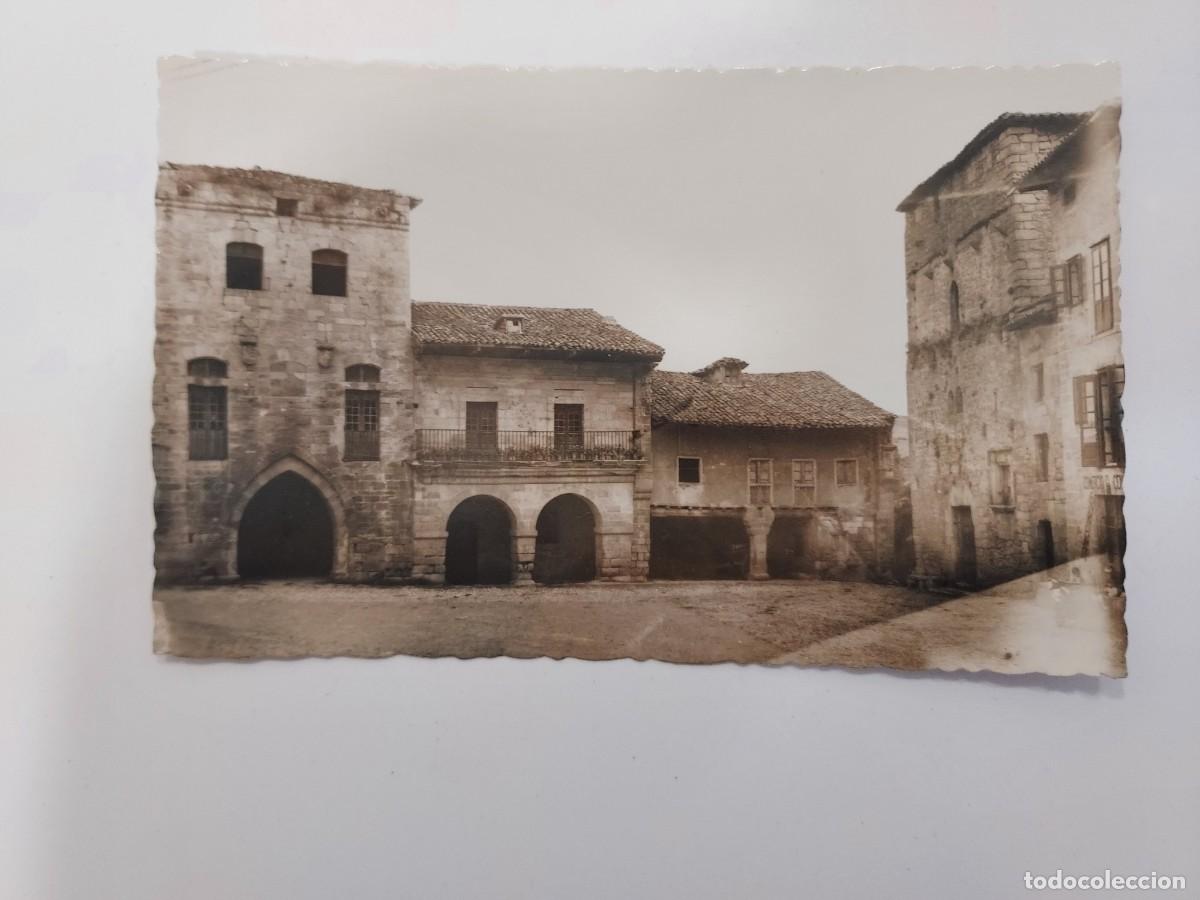 Postales: POSTAL SANTILLANA DEL MAR PLAZA DE ISABEL II CASA DE BORJA. A&Ntilde;OS 1950. ESCRITA. CANTABRIA