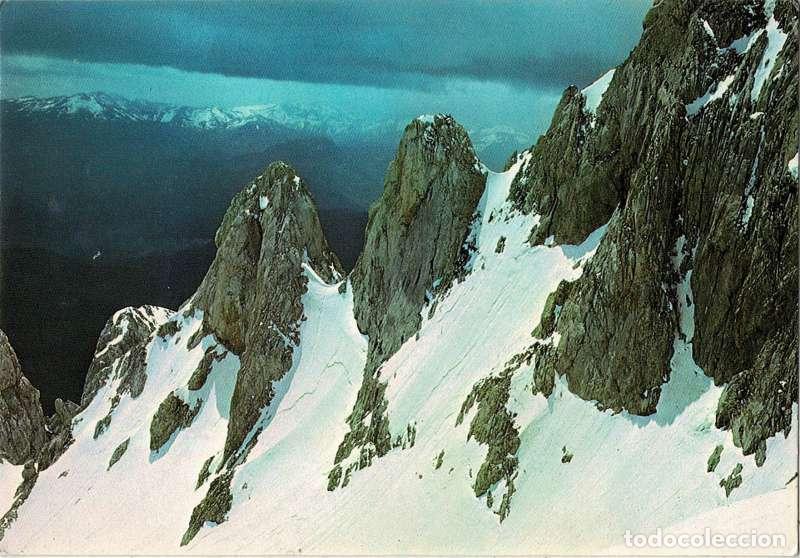 Postales: Postal Cantabria. Picos de Europa. Contrafuertes de San Carlos en el Macizo Central N&ordm; 90