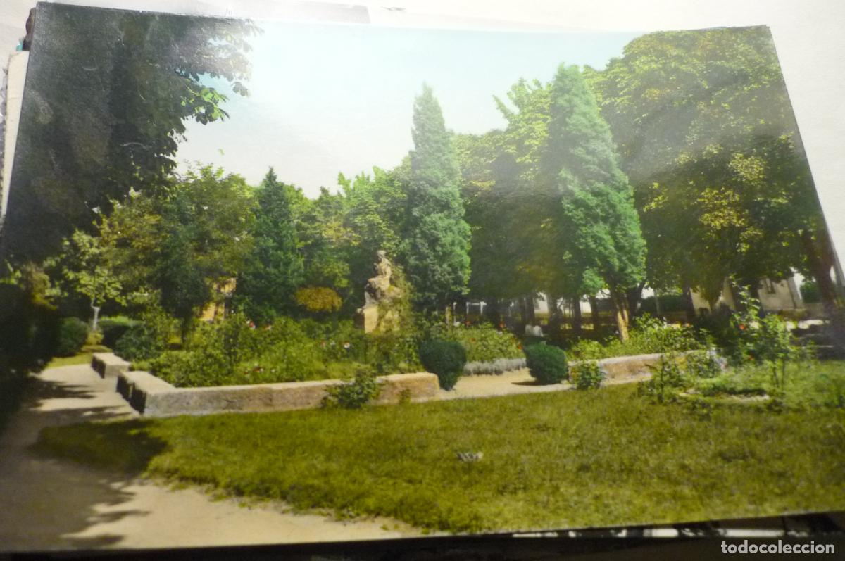 Cartoline: postal reinosa.-jardines y monumento a c.sainz escrita cm