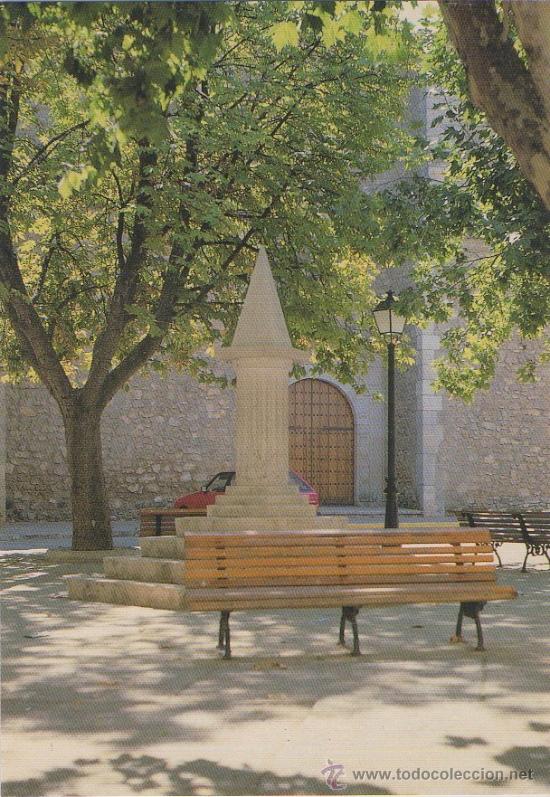 Postales: TARJETA POSTAL DE CASAS IBA&Ntilde;EZ MONOLITO DEL ESCUDO DEL PUEBLO PLAZA ALBACETE