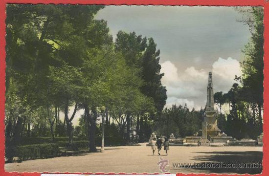 Postales: POSTAL- ALBACETE-PARQUE DE LOS MARTIRES -GASRCIA GARABELLA-1960-VER DORSO P-0955