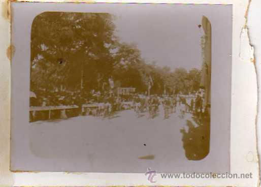 Postais: Fotografia de 11 x 8 cm montada sobre carton. Vuelta ciclista en Guadaljara ???. Ciclismo.