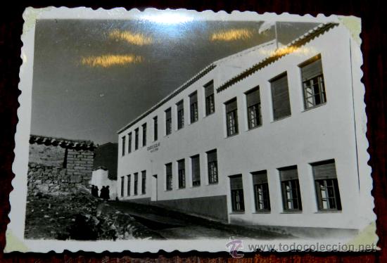 Postcards: ANTIGUA FOTOGRAFIA DE PUEBLA DE DON RODRIGO (CIUDAD REAL) EN LA INAUGURACION DE UINA ESCUELA 40 - 50