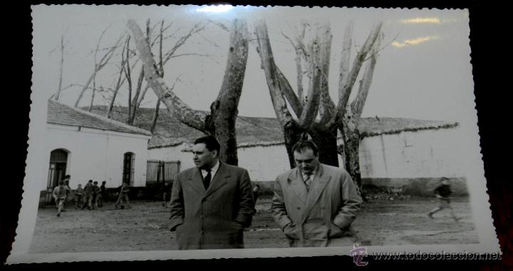 Postcards: ANTIGUA FOTOGRAFIA DE VALDEMANCO DEL ESTERAS (CIUDAD REAL) INAUGURACION ESCUELA POR EL GOBIERNADOR C