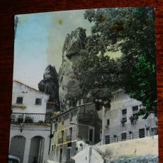 Postales: ANTIGUA FOTO POSTAL DE AYNA, ALBACETE, ENTRADA A LA PLAZA DEL CAUDILLO, ED. PARIS J. M., CIRCULADA.