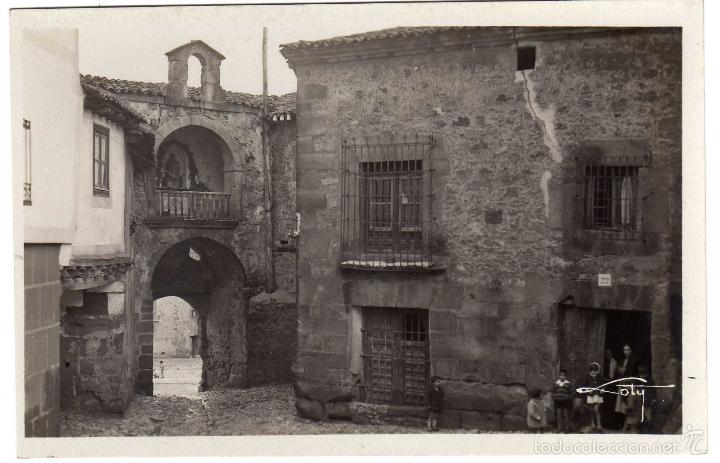 Postales: BONITA POSTAL - SIGUENZA (GUADALAJARA) - PUERTA DE LAS ANTIGUAS MURALLAS - VISTA INTERIOR