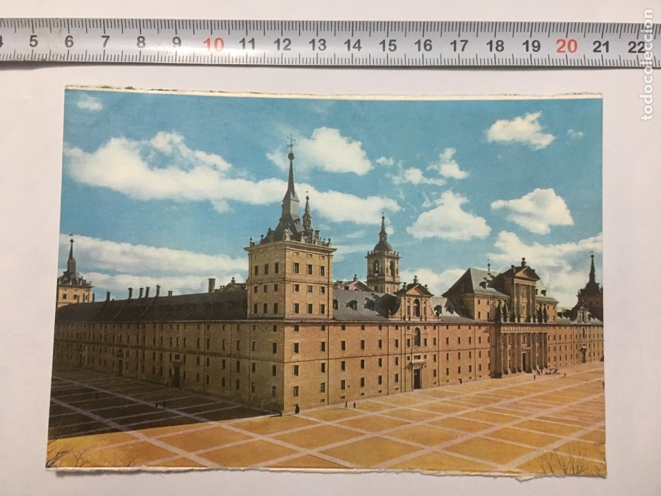 Cartoline: Postal. 76. EL ESCORIAL. Monasterios. Ed. PATRIMONIO NACIONAL. H. 1960