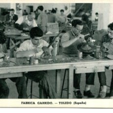 Postales: TOLEDO-FÁBRICA GARRIDO-GRABADO CINCELADO Y TALLA-AÑO 1960-FOURNIER. Lote 374820159
