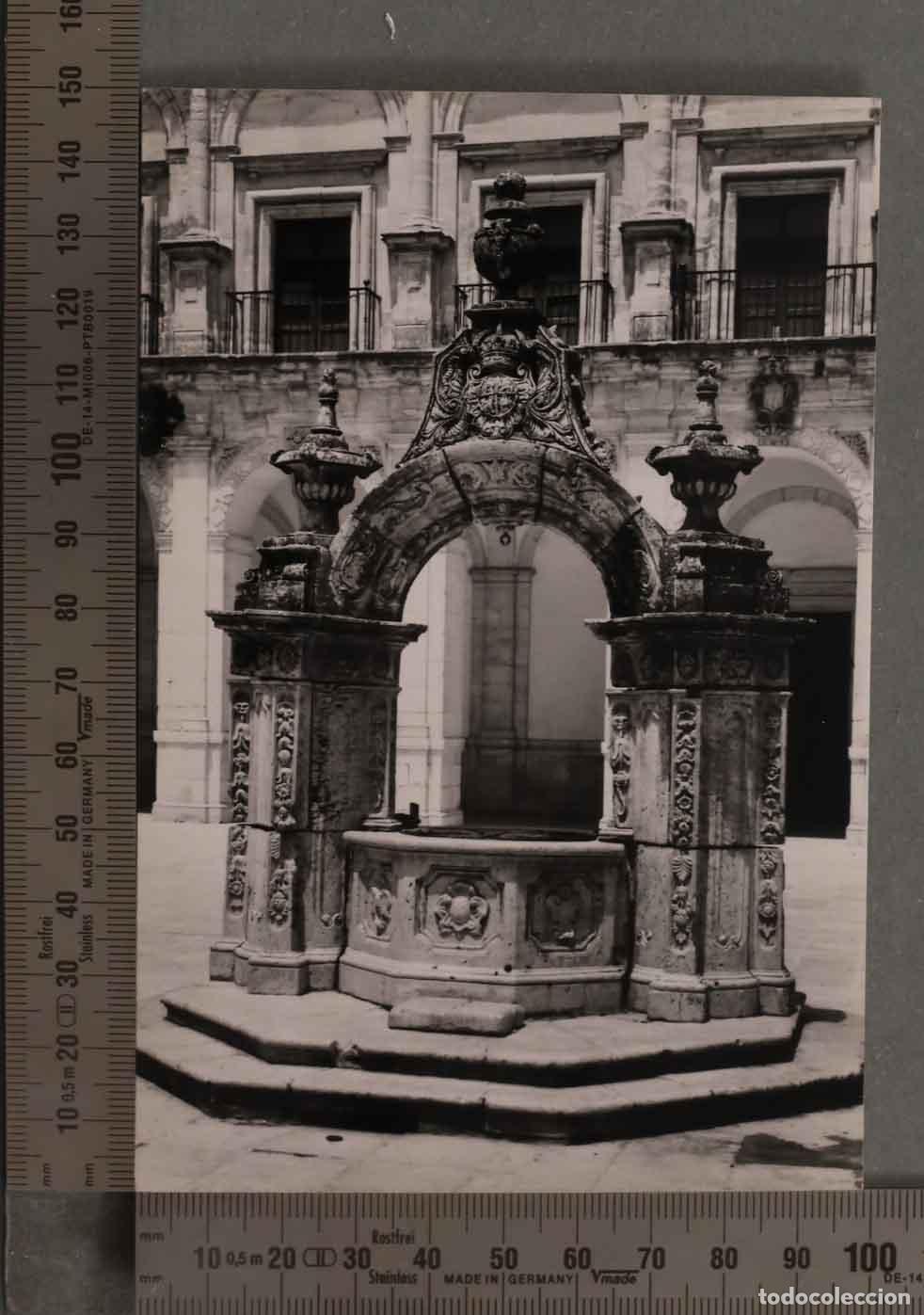 Postales: POSTAL. patio del Monasterio de Ucl&eacute;s - Foto 1