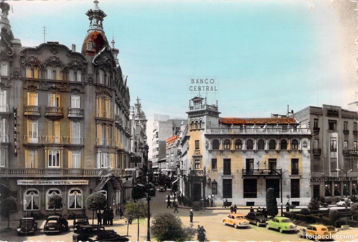 Postales: Postal de Albacete, Plaza del Caudillo y Gran Hotel