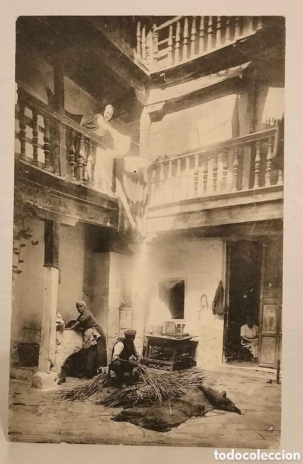 Postales: Toledo,un patio de Toledo