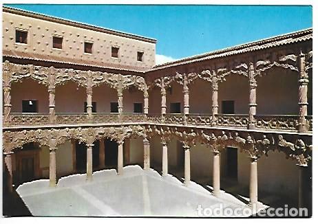 Postales: PALACIO DEL DUQUE DEL INFANTADO. PATIO DE LOS LEONES.- GUADALAJARA