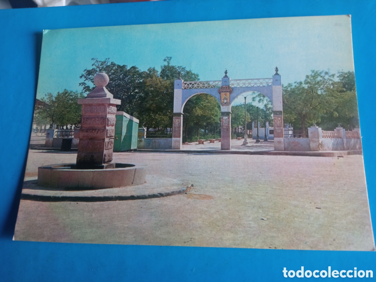 Postales: Antigua postal fotogr&aacute;fica, Miguel Esteban (Toledo) Vista de la entrada del Parque Municipal