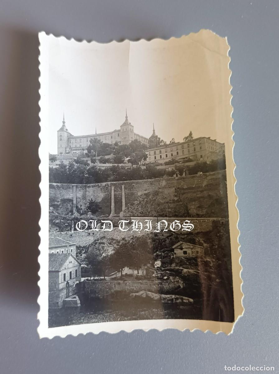 Postales: FOTOGRAFIA DE VISTA DEL ALCAZAR DE TOLEDO / A&Ntilde;OS 50 / MIDE 9 X 6 CMS.