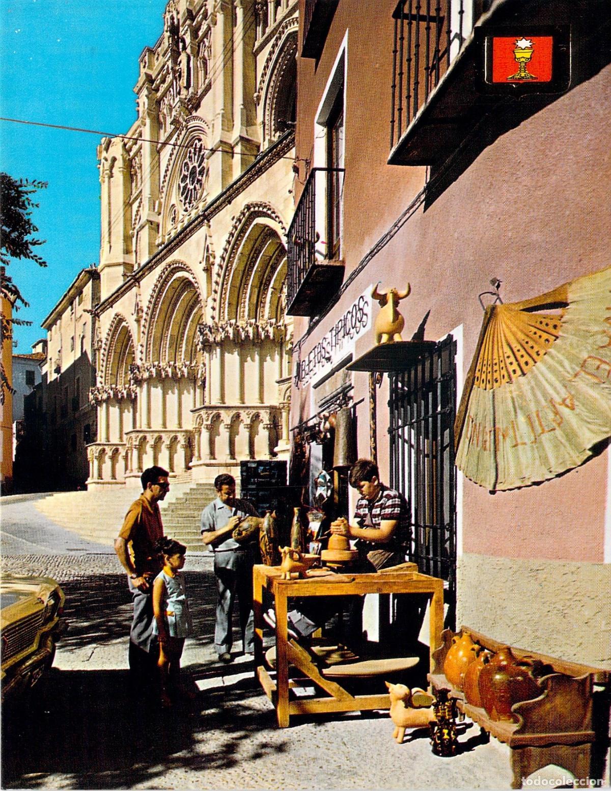 Postales: Postal de Cuenca Alfarer&iacute;a T&iacute;pica y Catedral Escudo de Oro