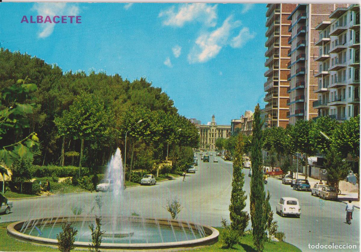 Postales: ALBACETE (CASTILLA LA MANCHA) AVDA. RODRIGUEZ ACOSTA Y PARQUE &ndash; EDICIONES PARIS N&ordm;111 &ndash; S/C