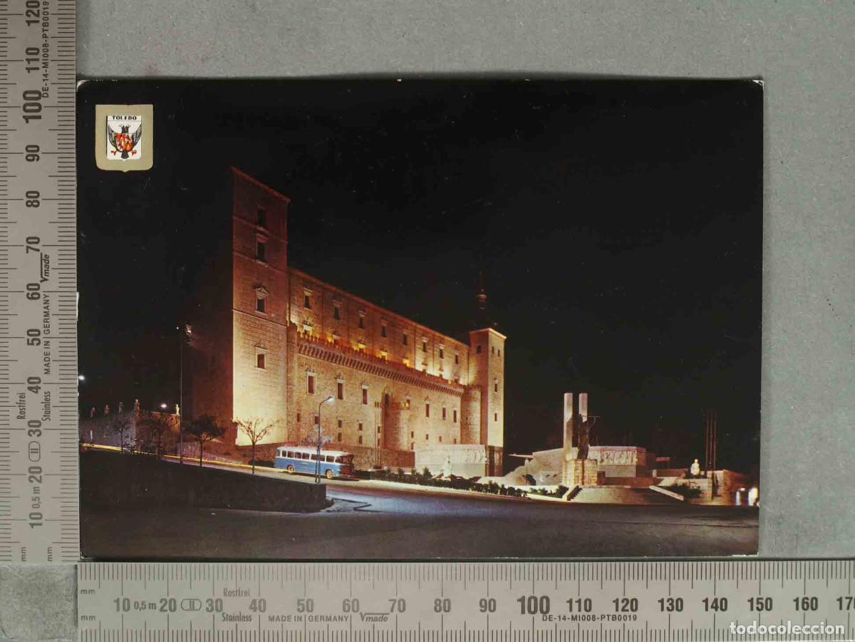 Postales: POSTAL. Toledo - Alc&aacute;zar de noche y Monumento al &Aacute;ngel de la Victoria
