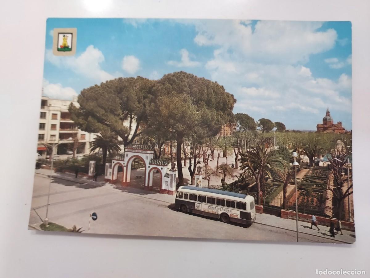 Postales: POSTAL TALAVERA DE LA REINA ENTRADA PARQUE DEL PRADO. 1968. SIN CIRCULAR. TOLEDO. ALMACENES MORO