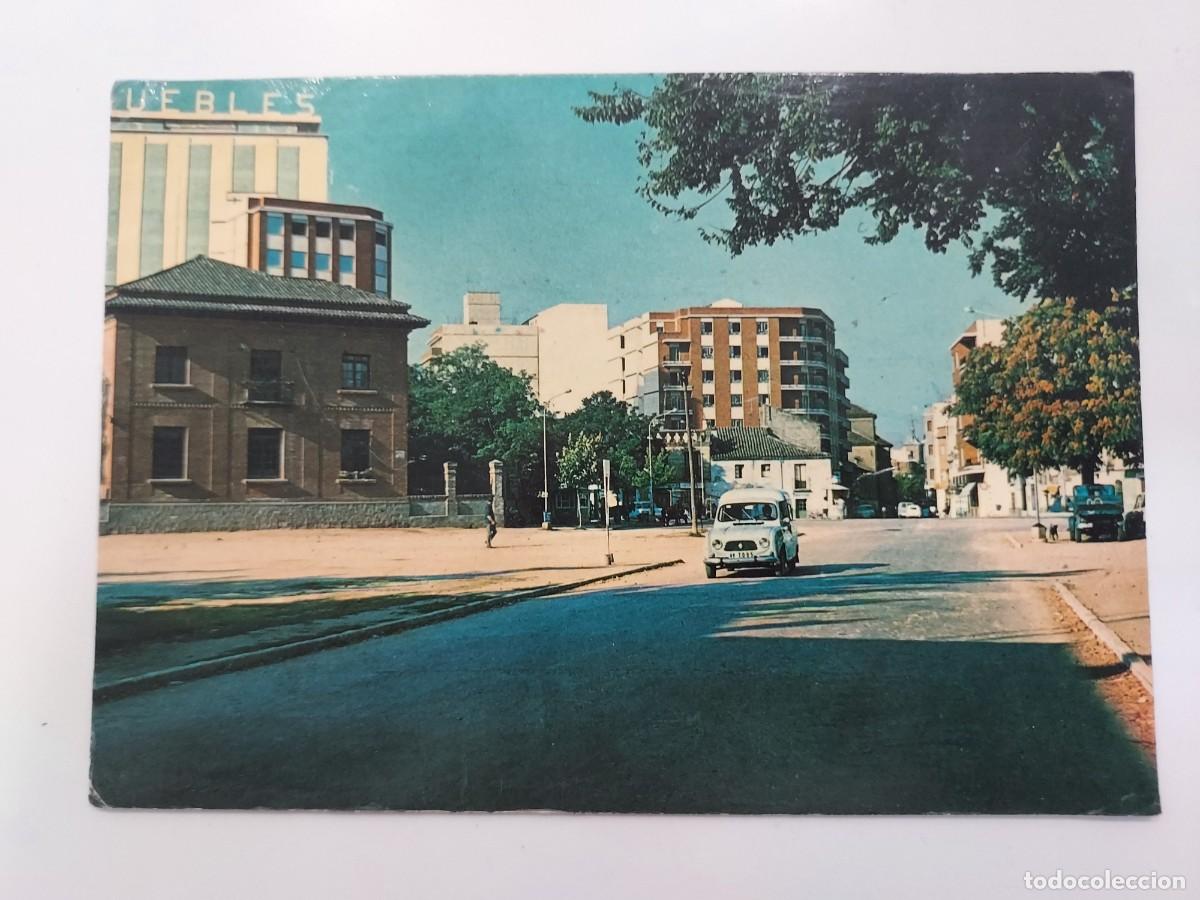 Postales: POSTAL TALAVERA DE LA REINA CALLE CAPITAN CORTES. 1968. SIN CIRCULAR. TOLEDO. RENAULT 4