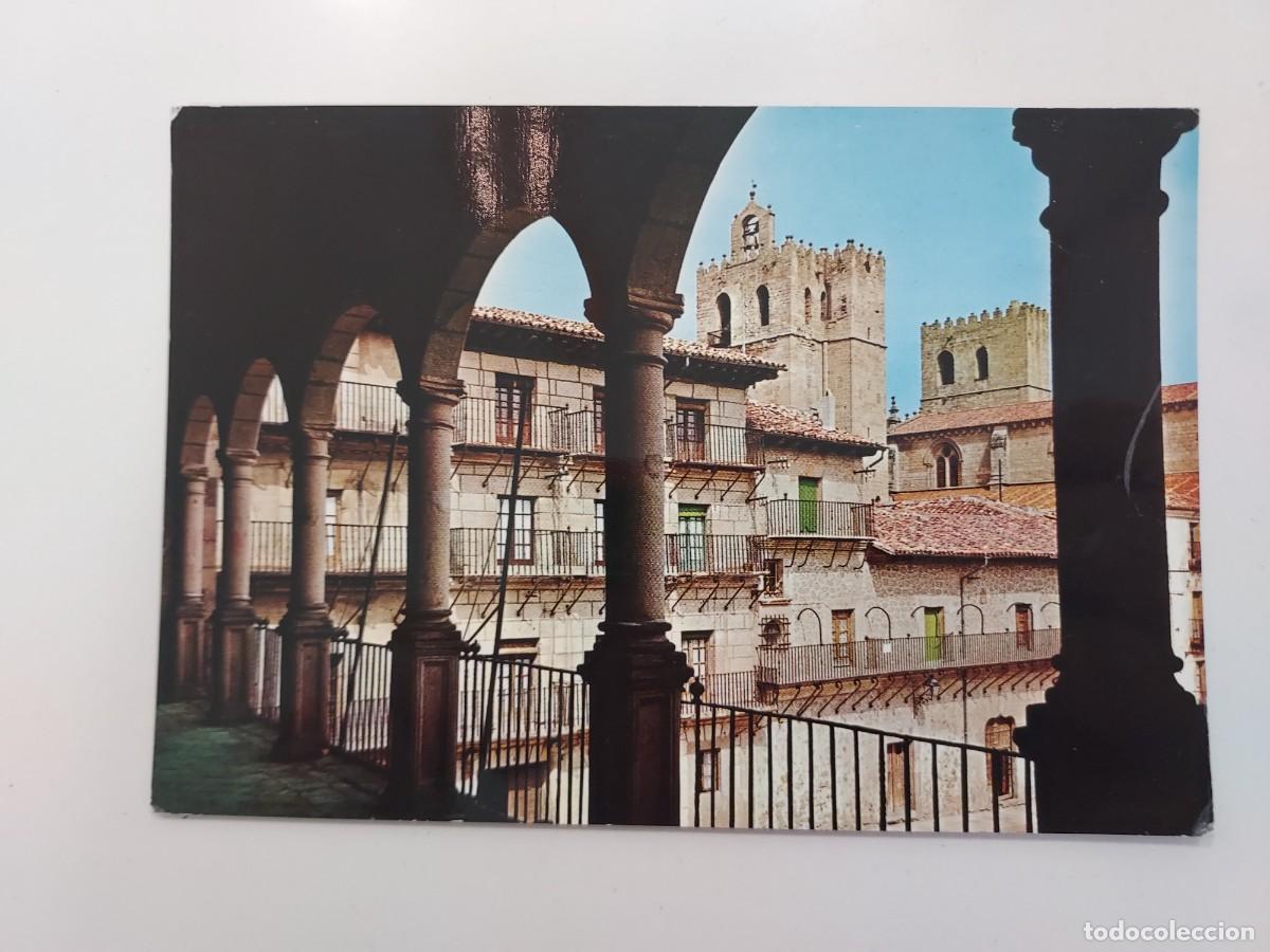 Postales: POSTAL SIG&Uuml;ENZA PLAZA MAYOR Y CATEDRAL. 1972. SIN CIRCULAR. GUADALAJARA