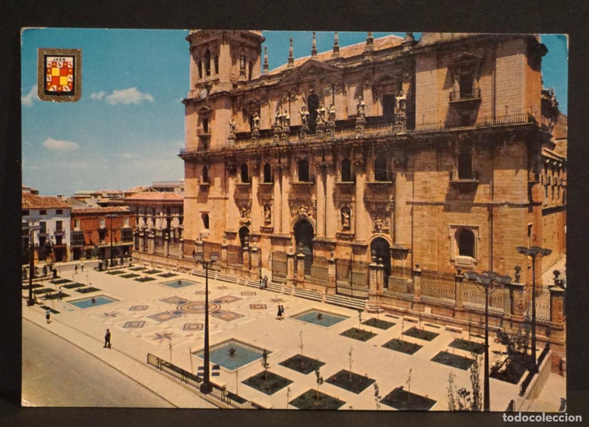 Postales: Jaen, Catedral y plaza de Santa Mari. postal sin circular, en el reverso lleva escrito 1966