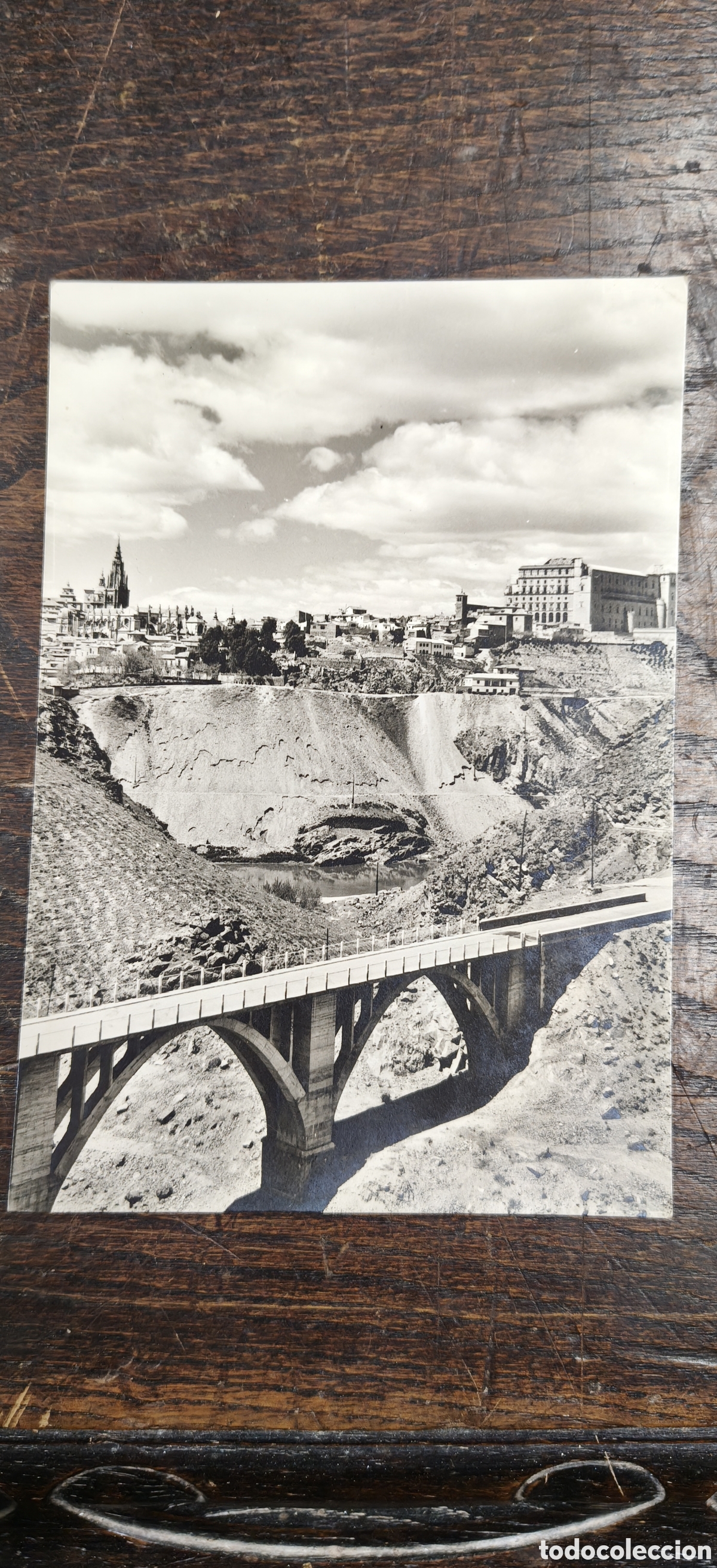 Postales: POSTAL TOLEDO - VISTA CON PUENTE DE LA DEGOLLADA Y ALC&Aacute;ZAR - EDICIONES DOM&Iacute;NGUEZ N&ordm; 1040 (FOTO Alfo