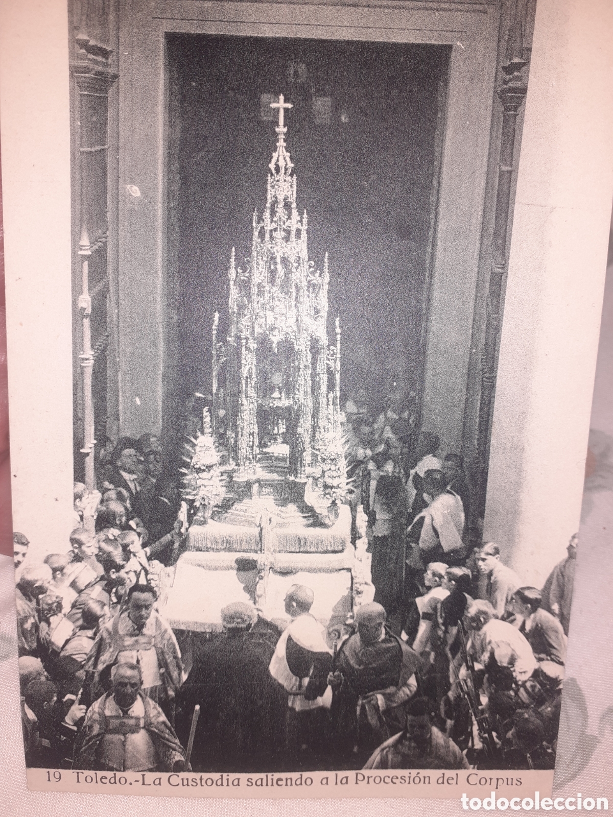 Postales: POSTAL TOLEDO CUSTODIA SALIENDO A LA PROCESION DEL CORPUS. BRILLEN. SIN USAR