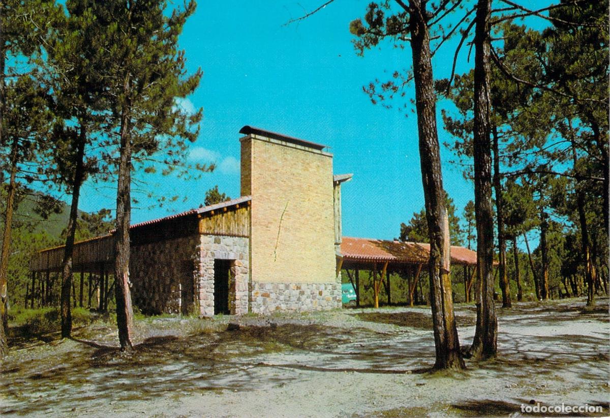 Postales: Postal de Talayuelas Cuenca con edificio en el pinar - Foto 1