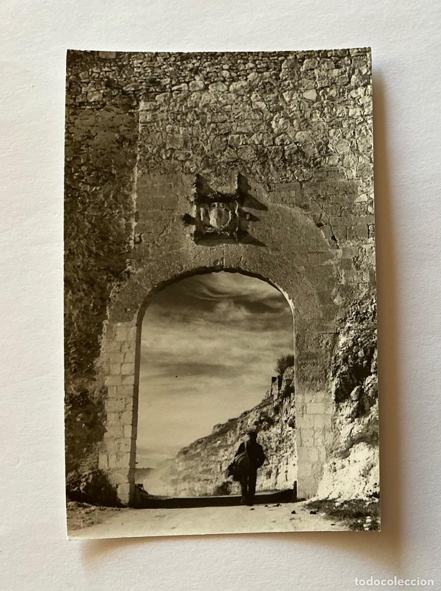 Postales: FOTOGRAF&Iacute;A FORMATO POSTAL PUERTA DEL BODEG&Oacute;N CASTILLO DE ALARC&Oacute;N CUENCA