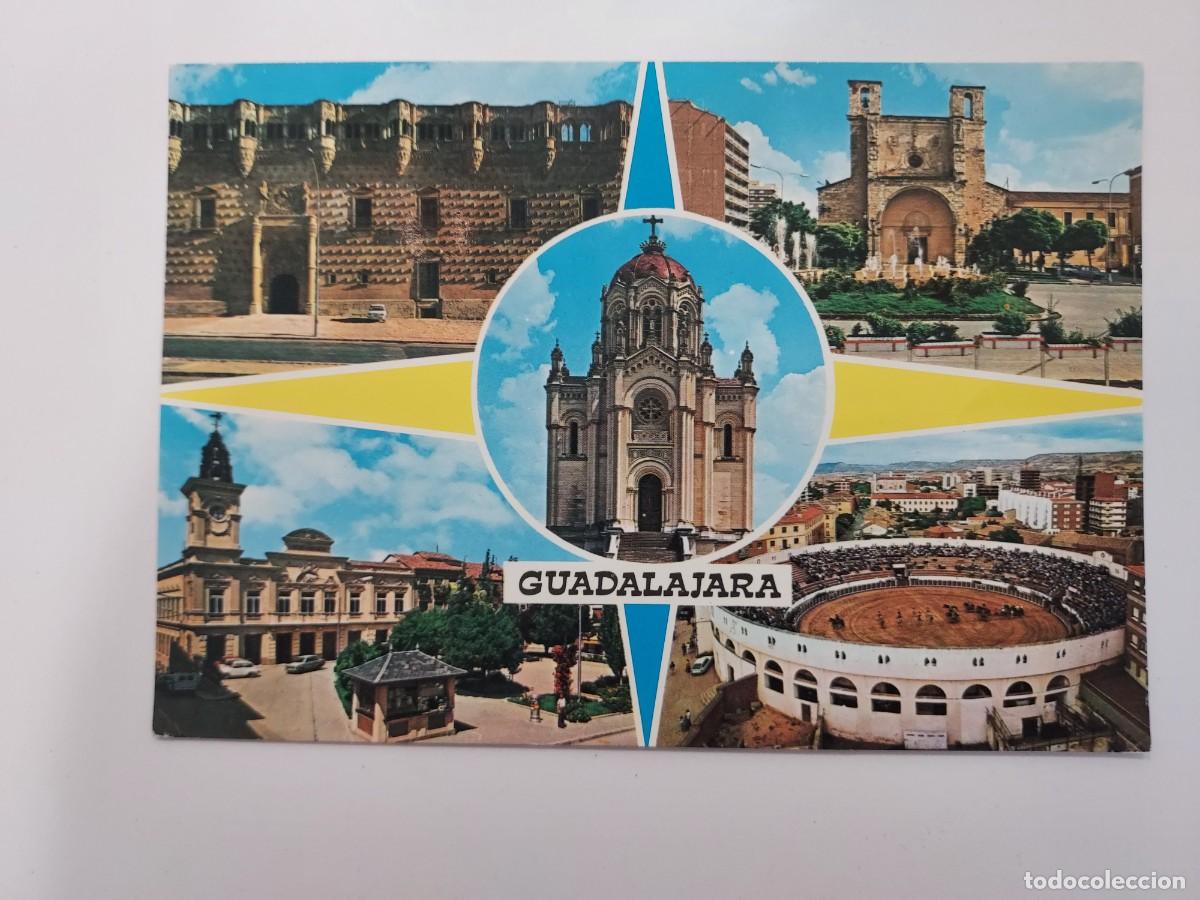 Postales: POSTAL GUADALAJARA KIOSKO AYUNTAMIENTO PLAZA TOROS Y CORRALES. 1975. ESCRITA