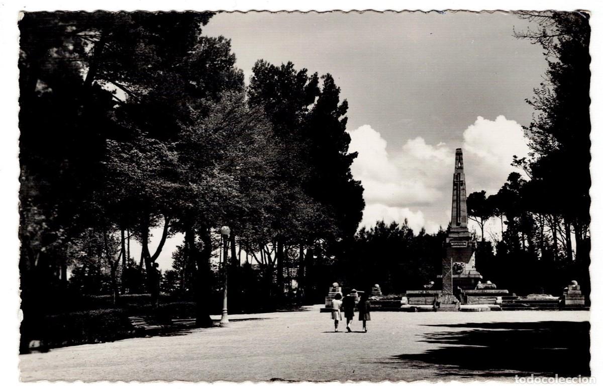 Postales: POSTAL DE ALBACETE, PARQUE DE LOS M&Aacute;RTIRES &ndash; CIRCULADA EN 1961