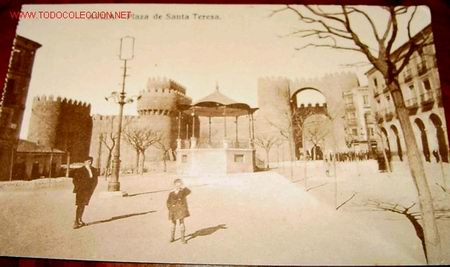 Postales: ANTIGUA POSTAL DE AVILA - PLAZA SANTA TERESA